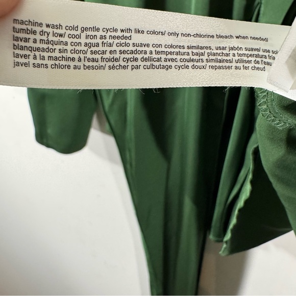 ELOQUII Kelly Green Satin Blouse Button Down bow Tie Waist NWT - Picture 8 of 10